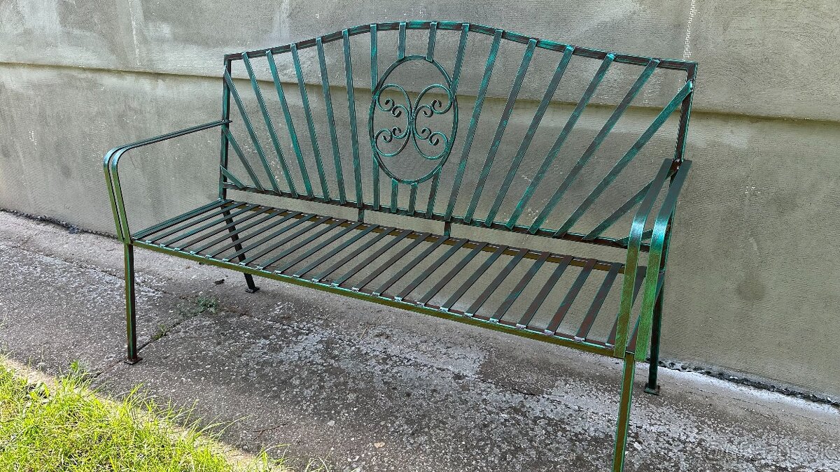 Kovová vintage lavička