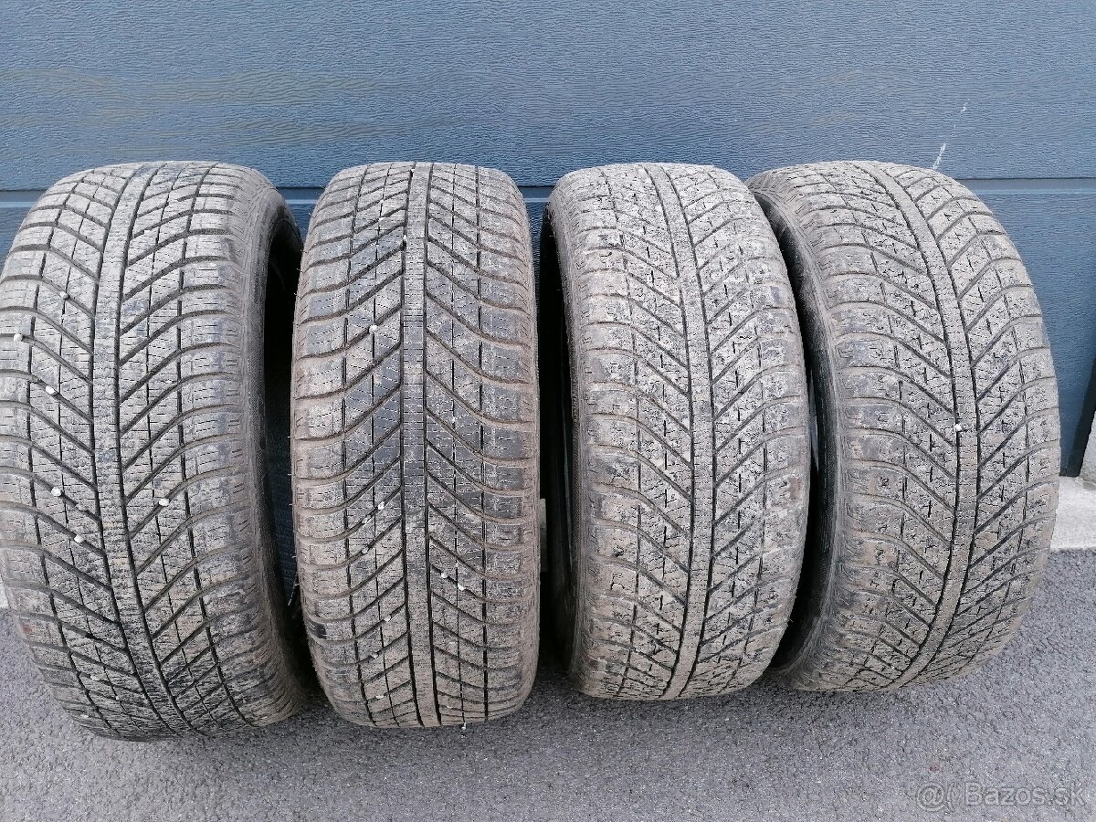 Celoročné pneumatiky
