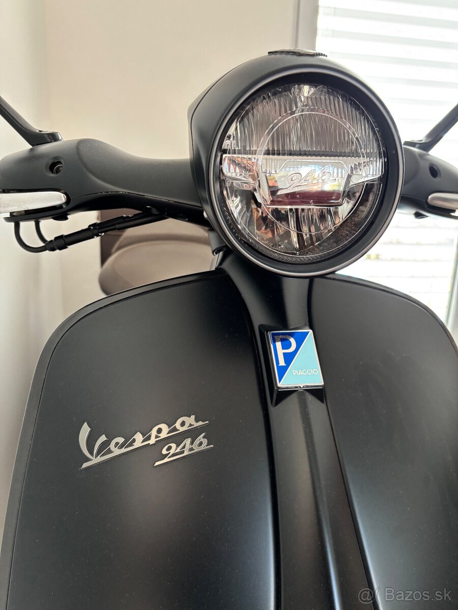 Vespa 946 Emporio Armani 0020