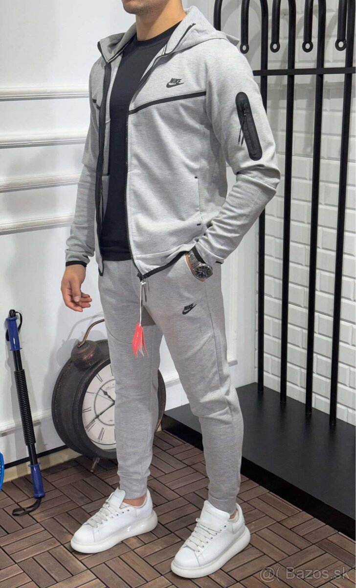 Súprava Nike Tech Fleece