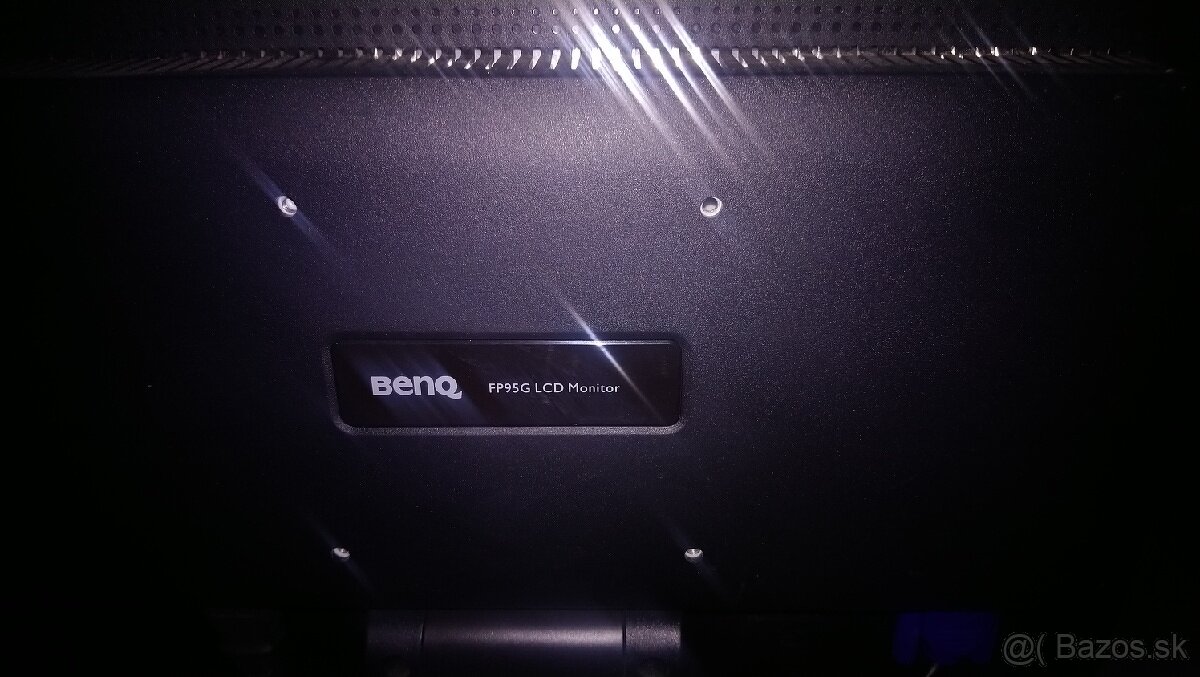 LCD Monitor funkčný