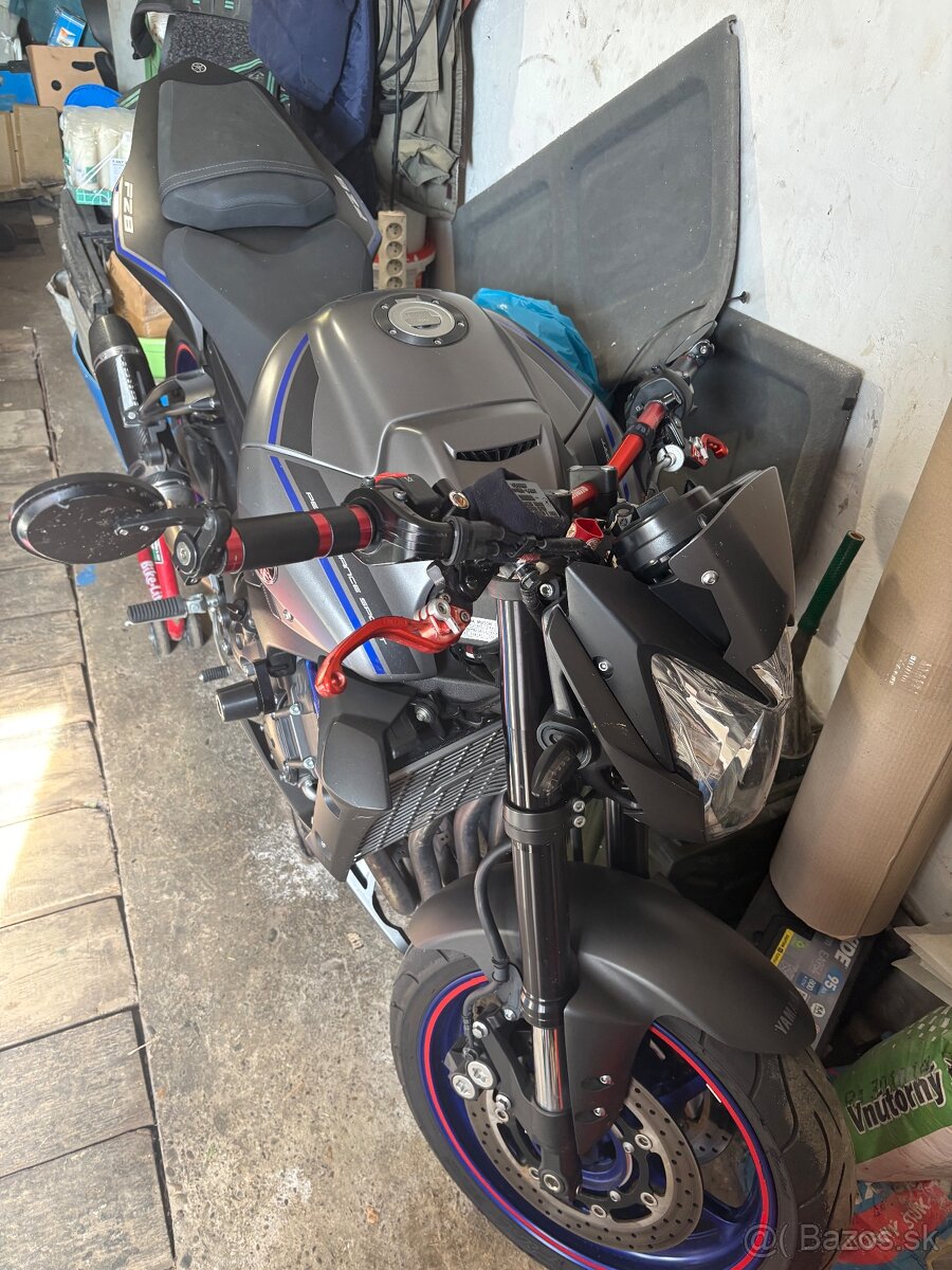 Yamaha FZ8