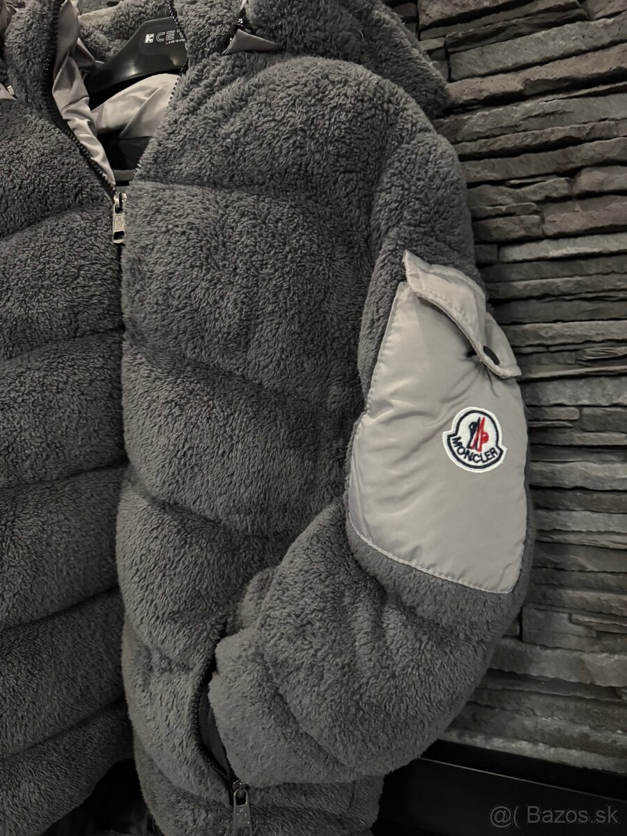 Moncler šedá zimná bunda