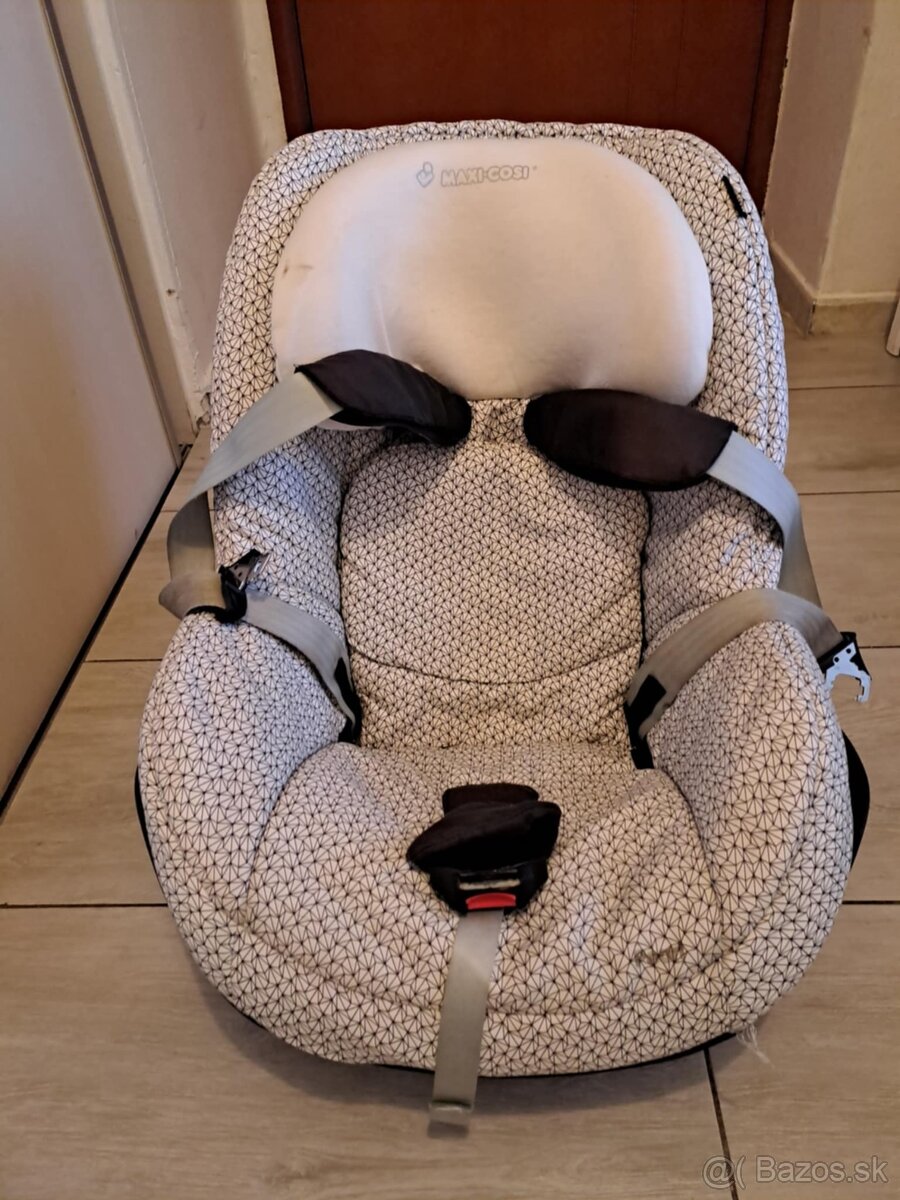 Maxi-Cosi Pearl so základňou Isofix 9-18 kg