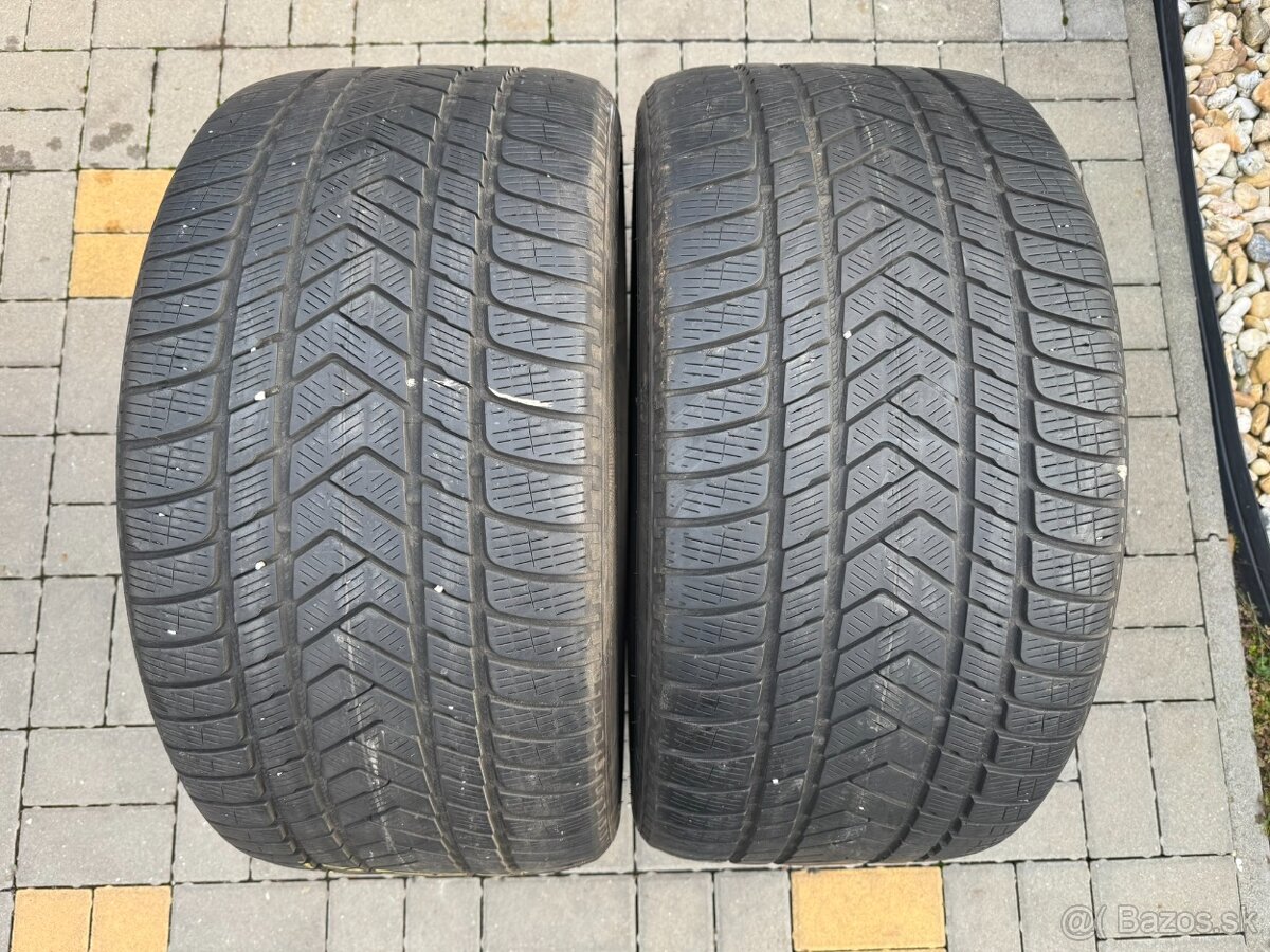 305/35 R21