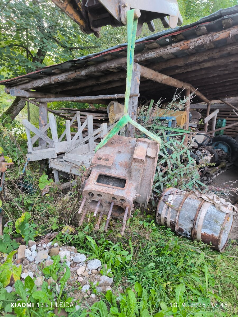 Traktor Zetor 25 blok motora