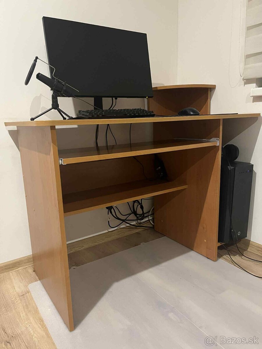 Počítačový stôl