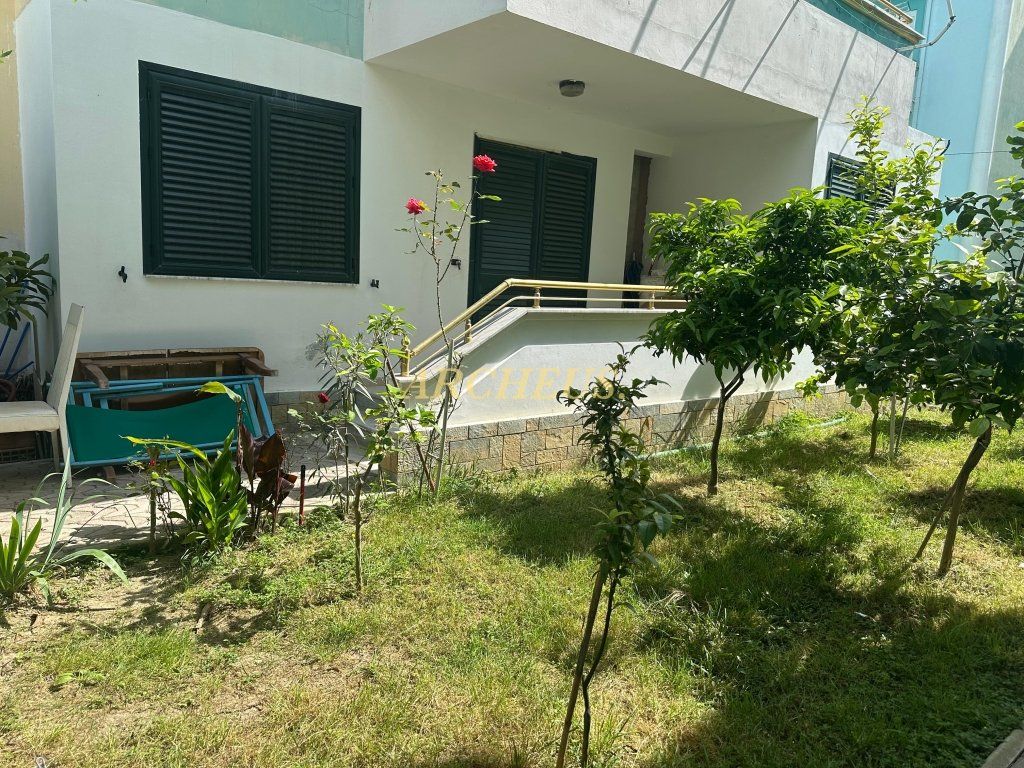 3-izbový apartmán s predzáhradkou 83 m2, Albánsko