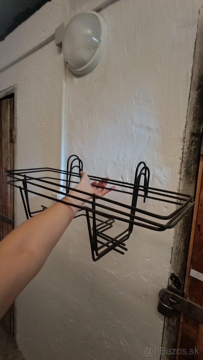 Držiaky na kvetináče