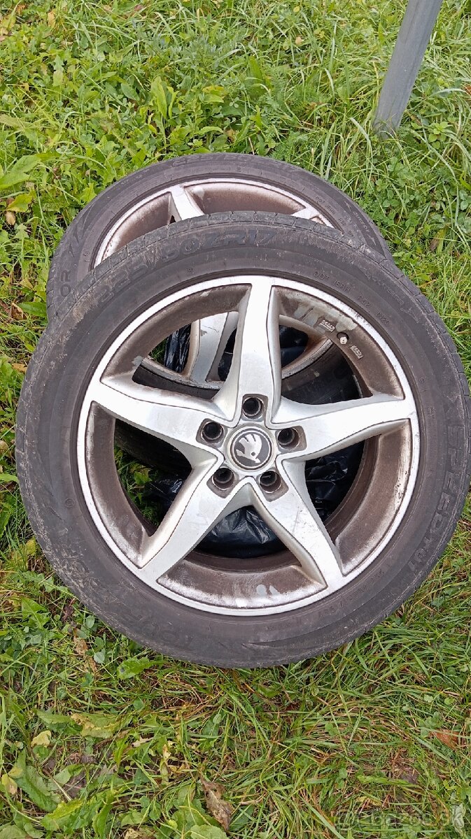 Letné pneu na diskoch 225/50ZR17 pre Octavia 2