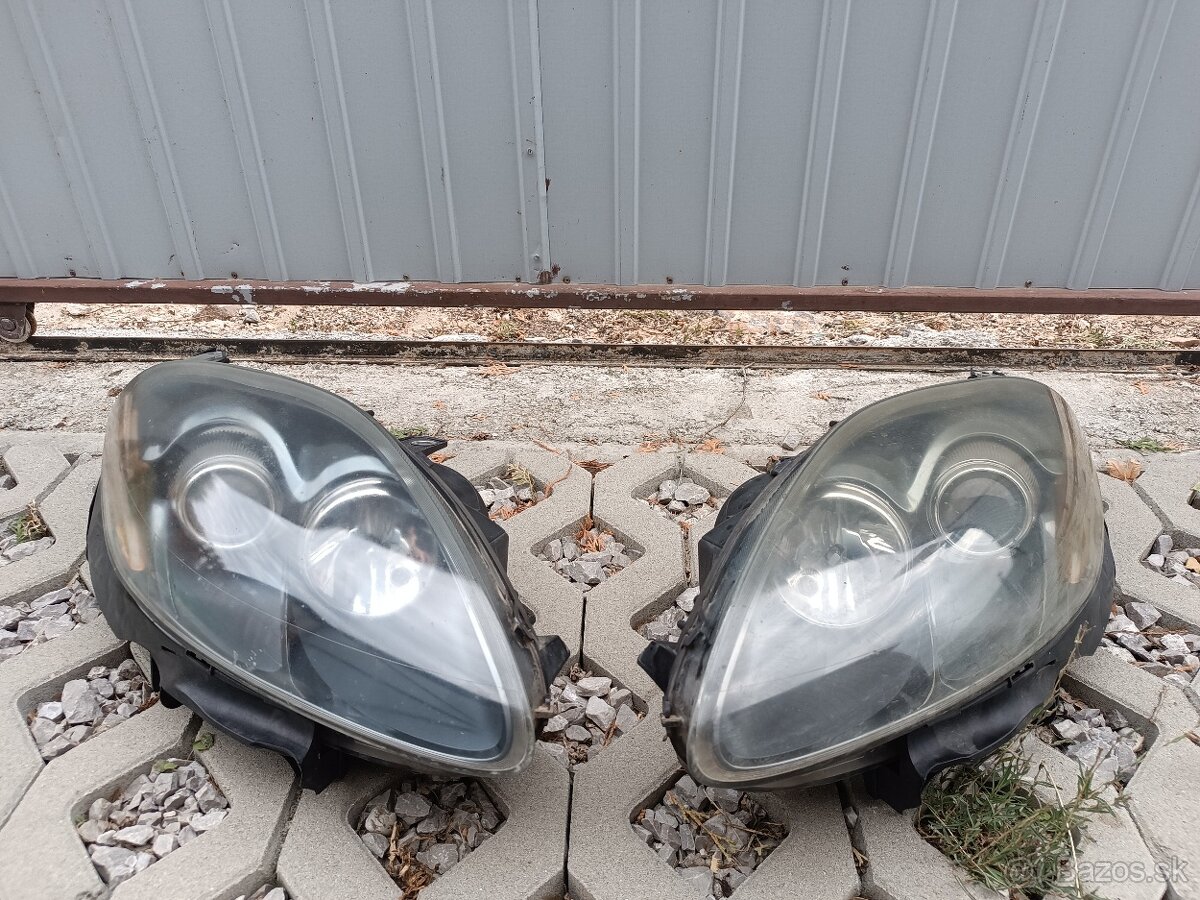 Predné svetla Fiat Croma 2008
