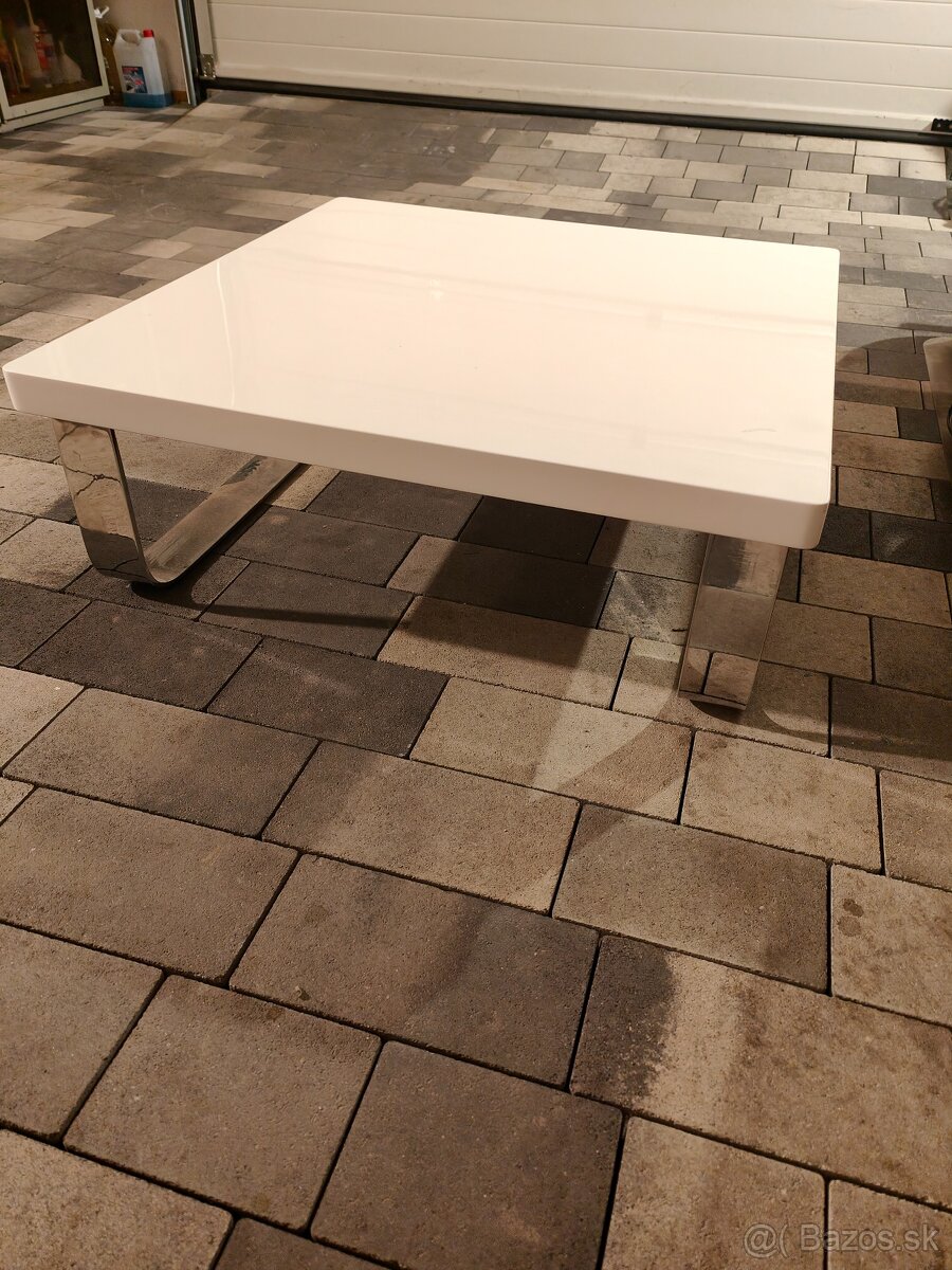 Konferenčný stolík