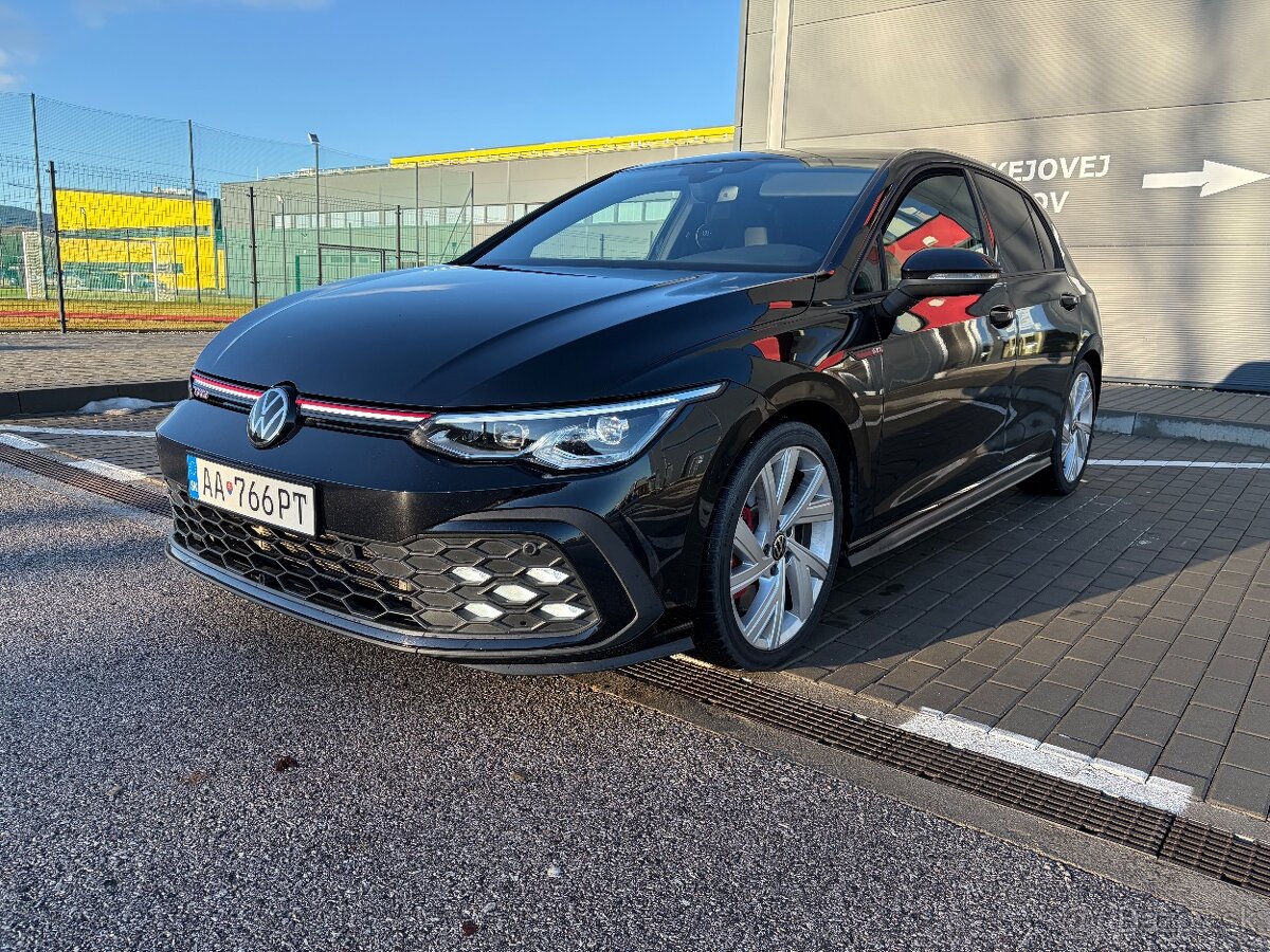 Predám VW Golf 8 GTi 2023 v záruke, odpočet DPH.