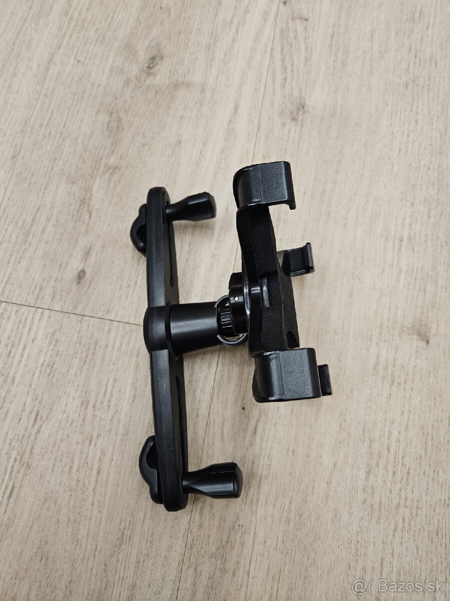 Držiak na tablet do auta