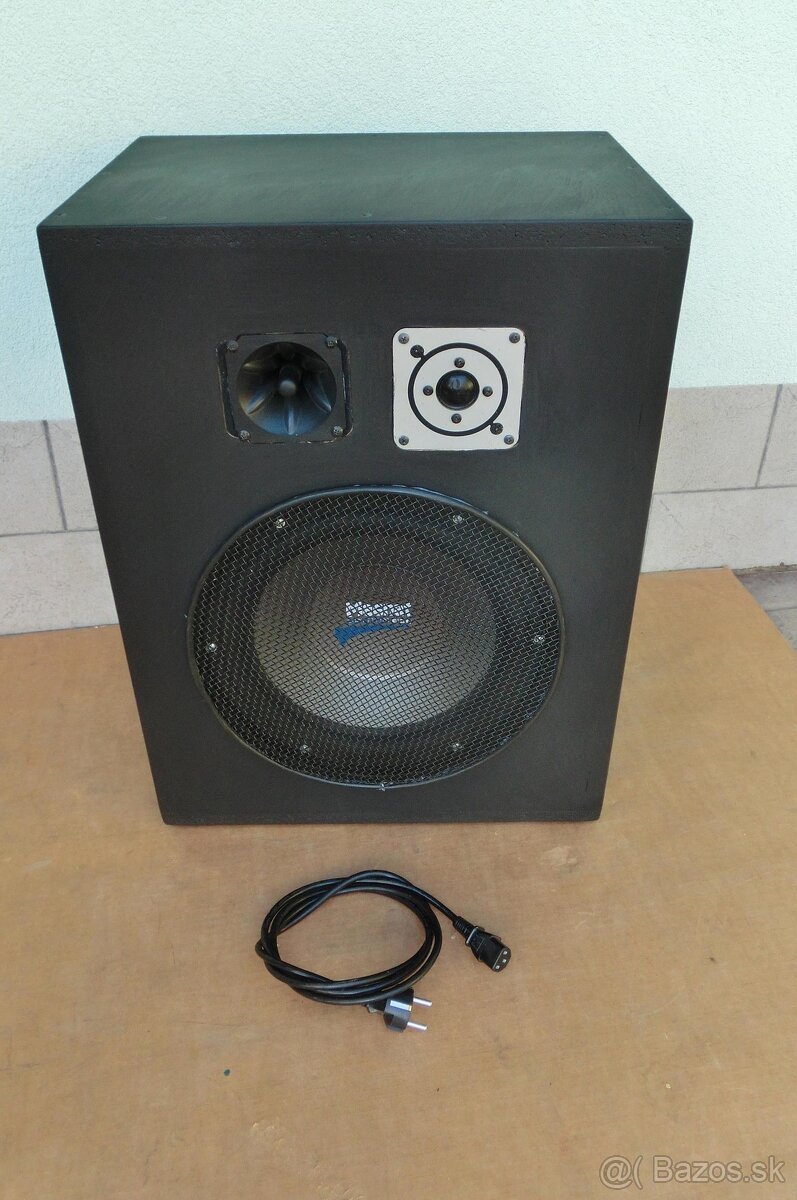 Aktívna repro bedňa .