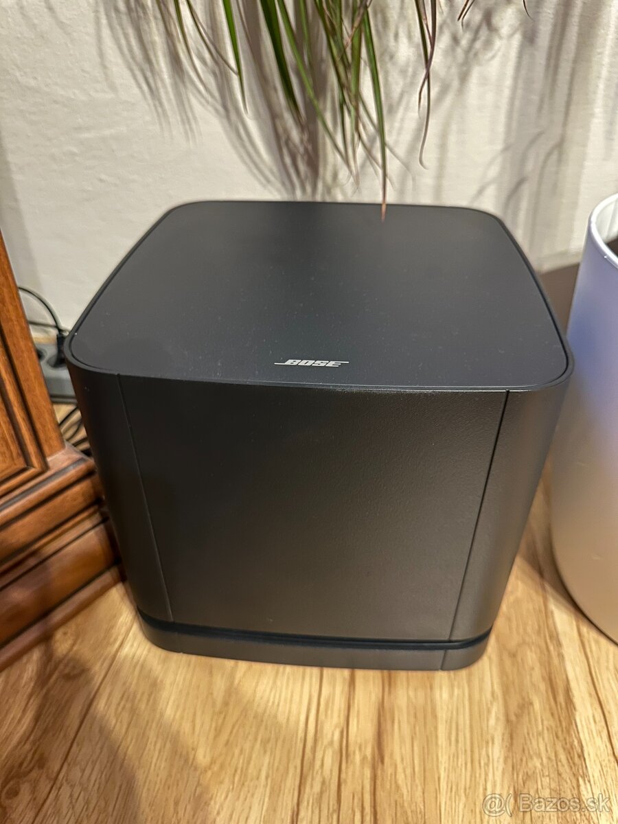 P:BOSE Bass Module 500, čierna