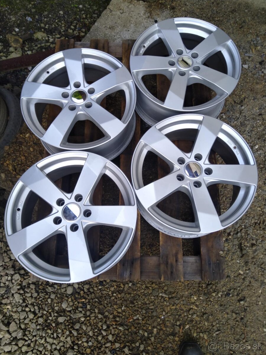 Alu 5 x 112 R 17 + pneu.