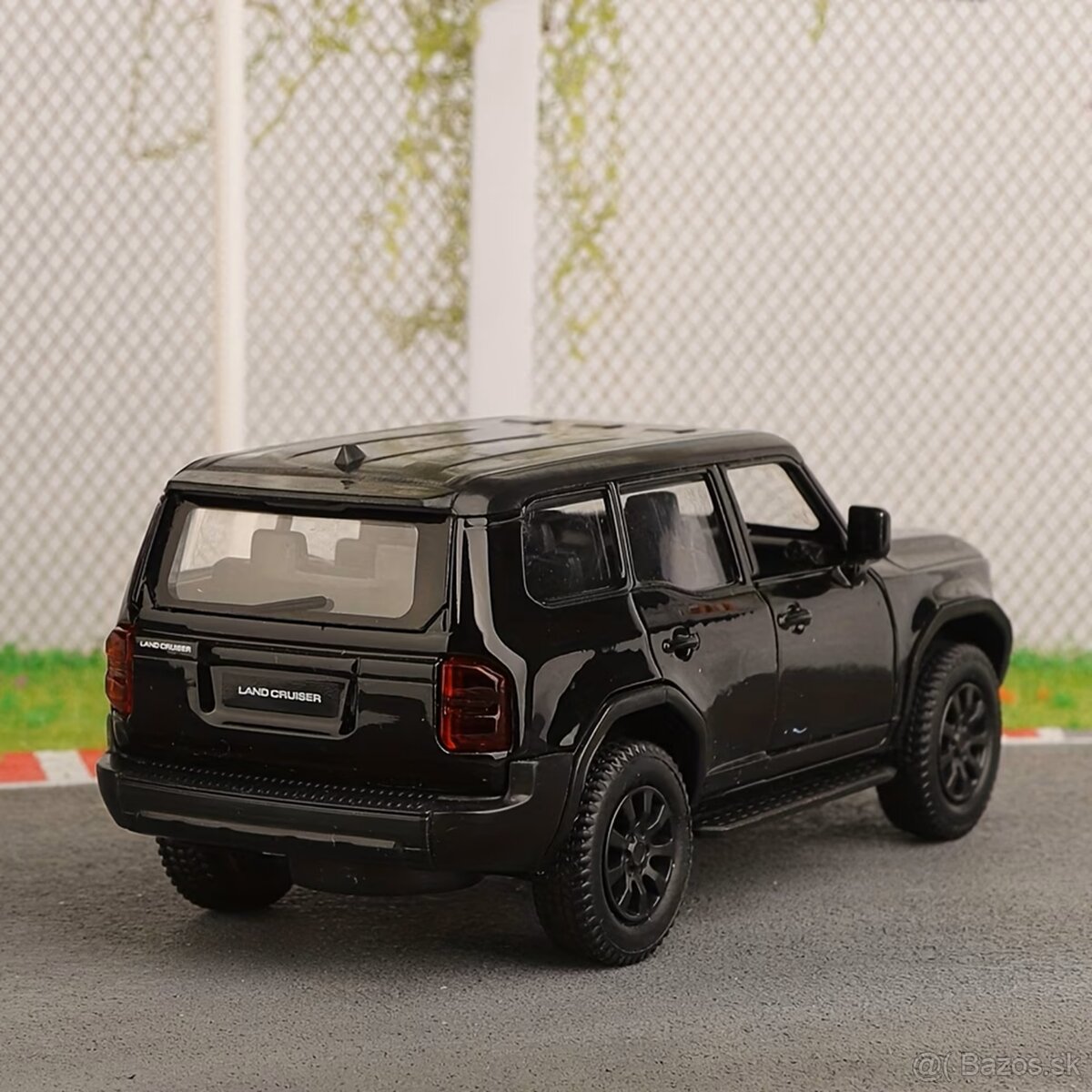 Toyota Land Cruiser 250 model 1:36