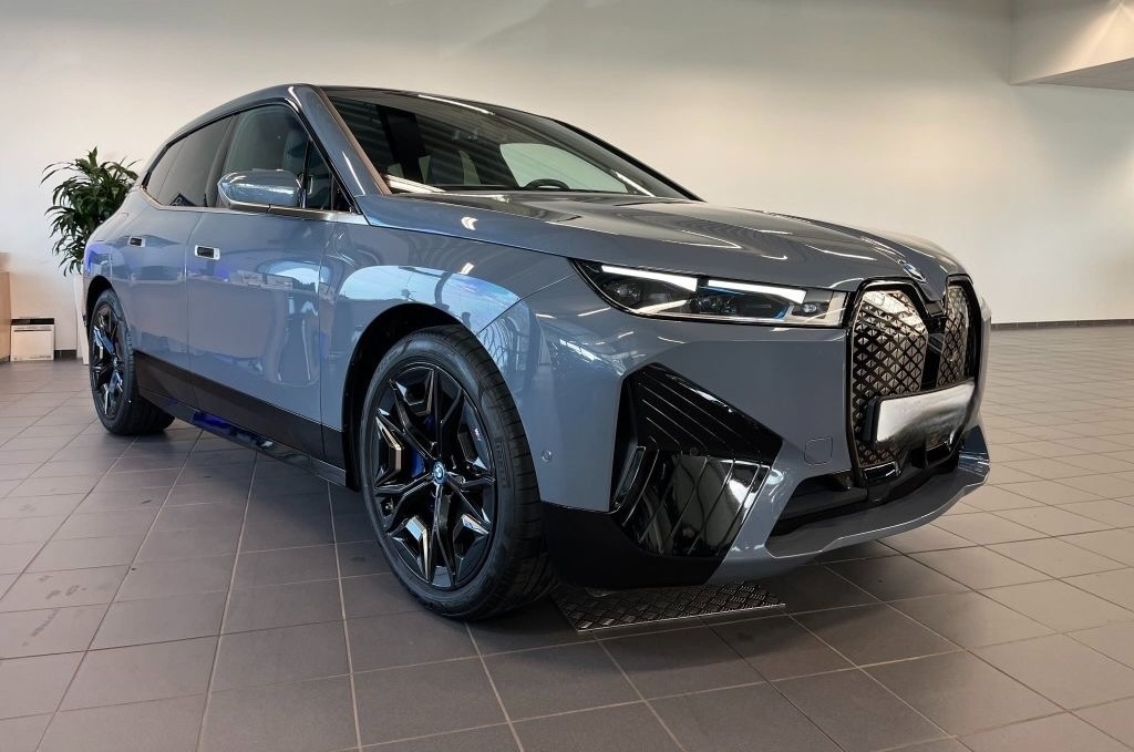 BMW iX xDrive40