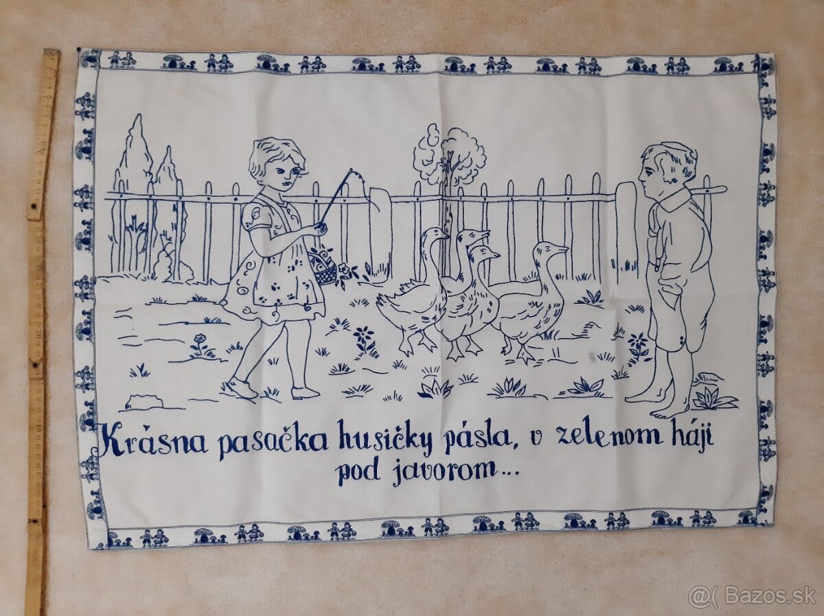 VYŠÍVANÁ NÁSTENKA zo starého domu