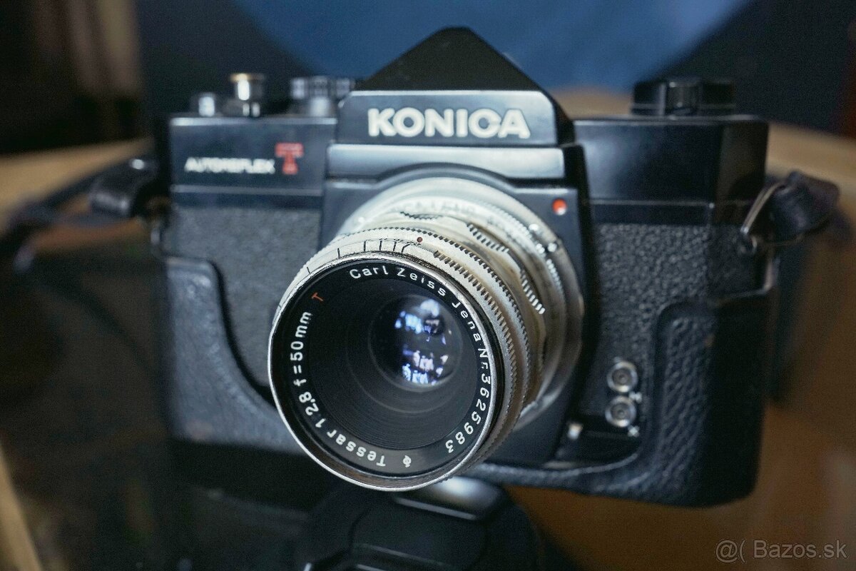 Konica Autoreflex T + Carl Zeiss Tessar 2.8/50