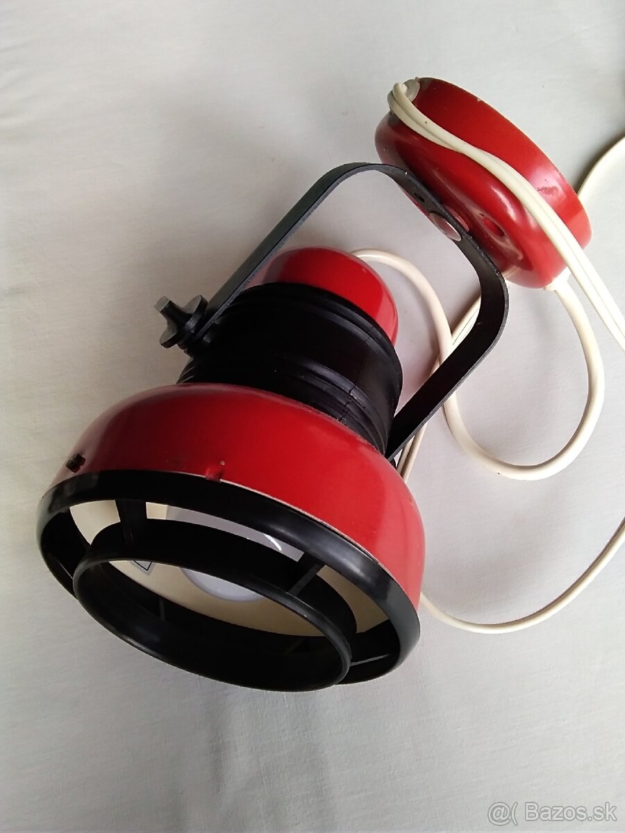 Predám nástennú lampu.
