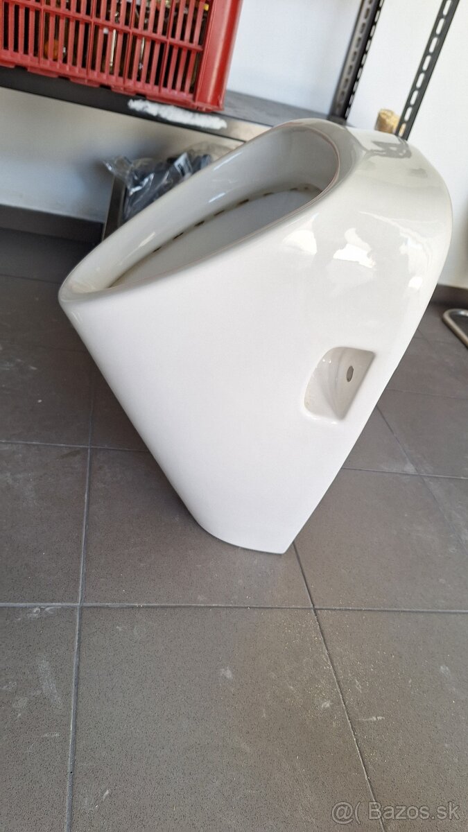 Pisoar JIKA 40e