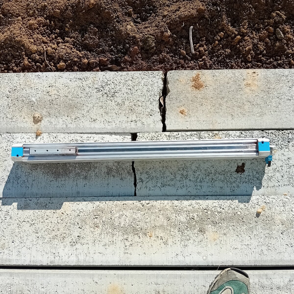 Lineárny pneumaticky posuv festo