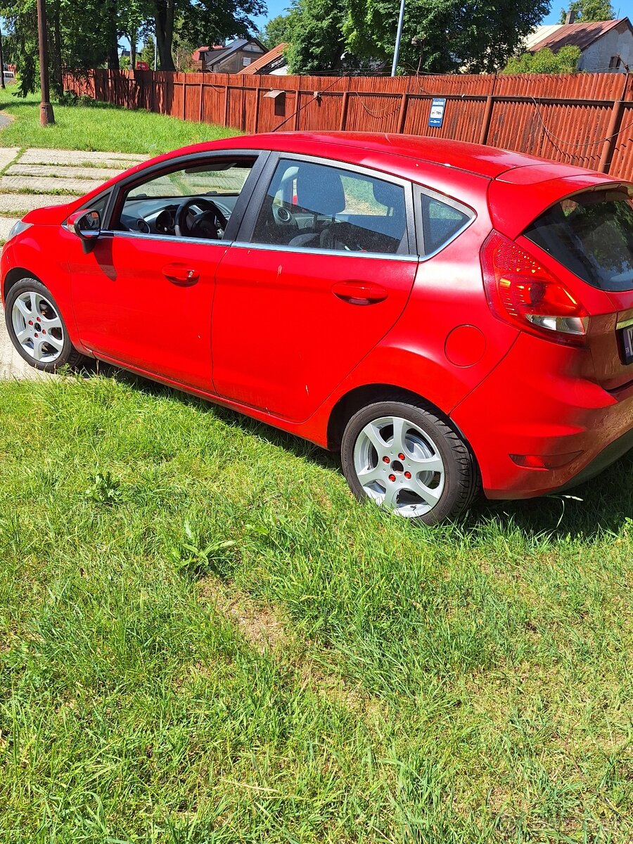 Fiesta 1,25 60kw benzin- rezervovana do 23.6