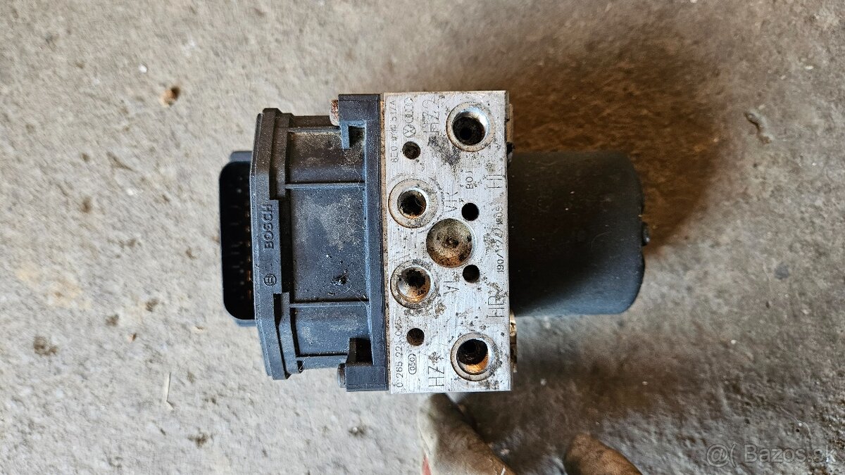 Abs kocka audi a4 b6  8L0 614 517A