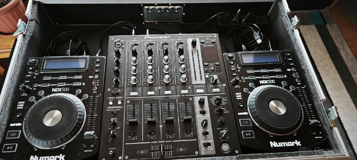 Na predaj Pioneer DJM 700 + 2x Numark NDX 500