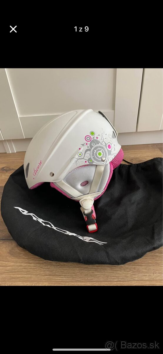 Lyžiarska prilba s rukavice