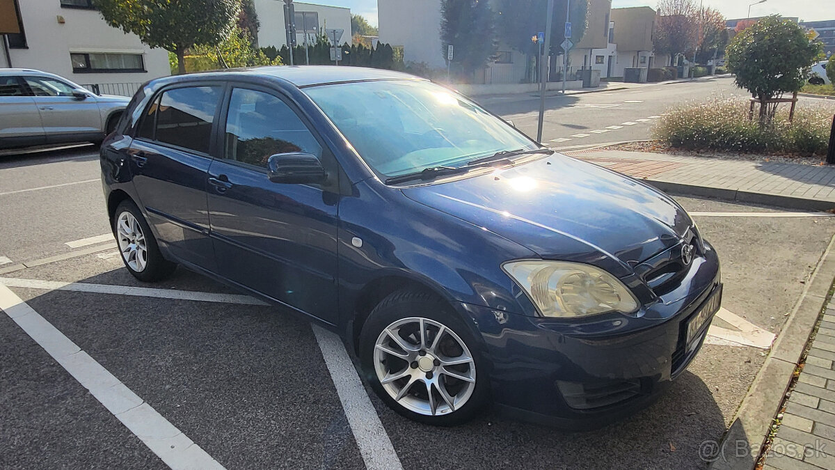 Toyota Corolla E12J rok 2004