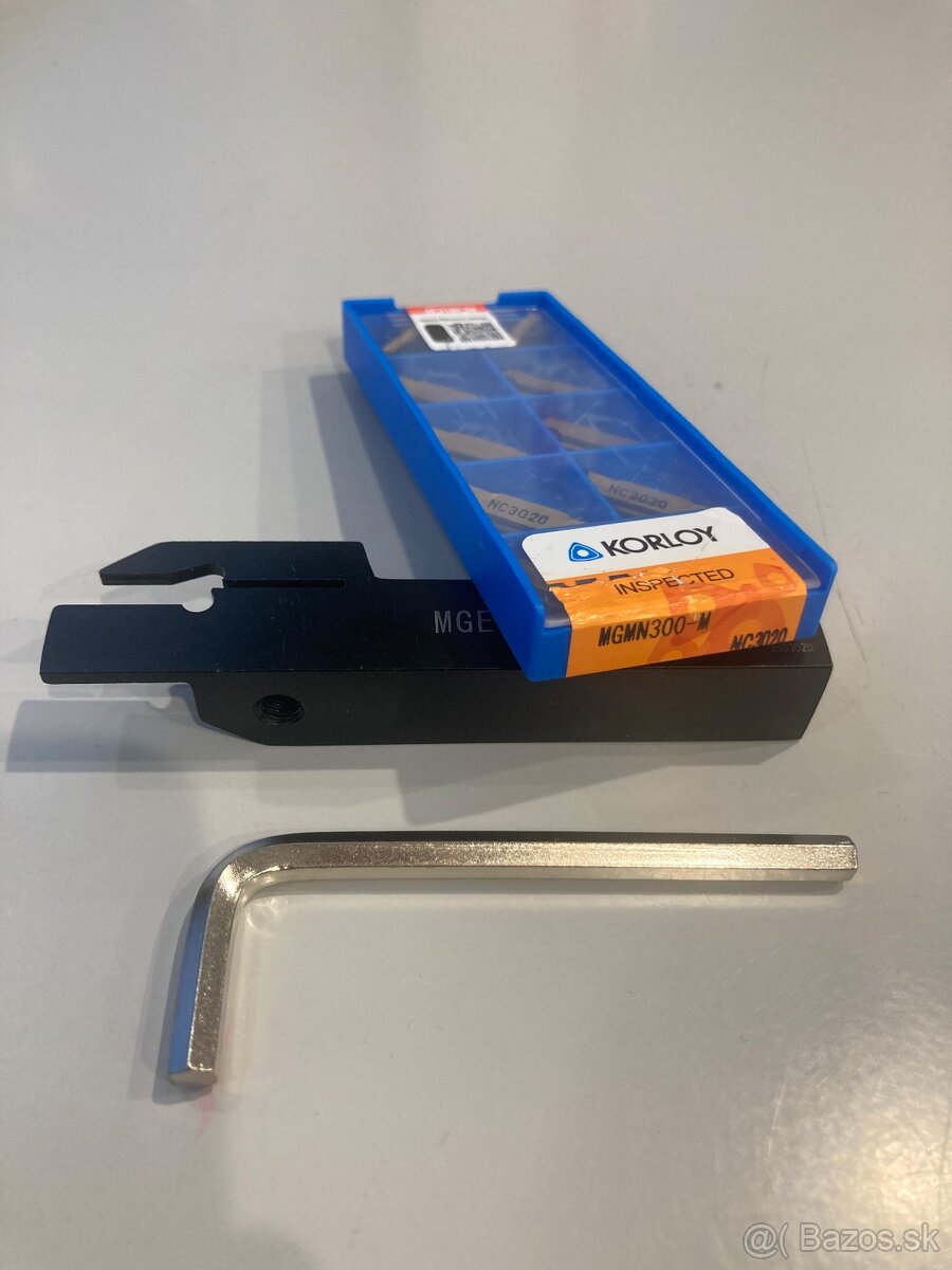 Sústružnícky upichovák + rezné plátky