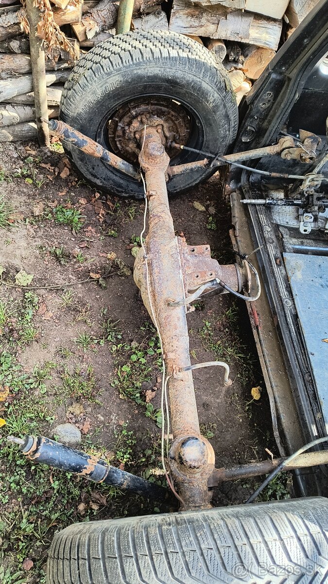 Suzuki vitara zadna naprava