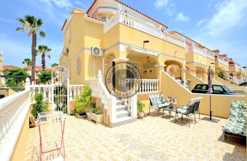 Dom 4+1 s bazénom Alicante-Algorfa, Španielsko