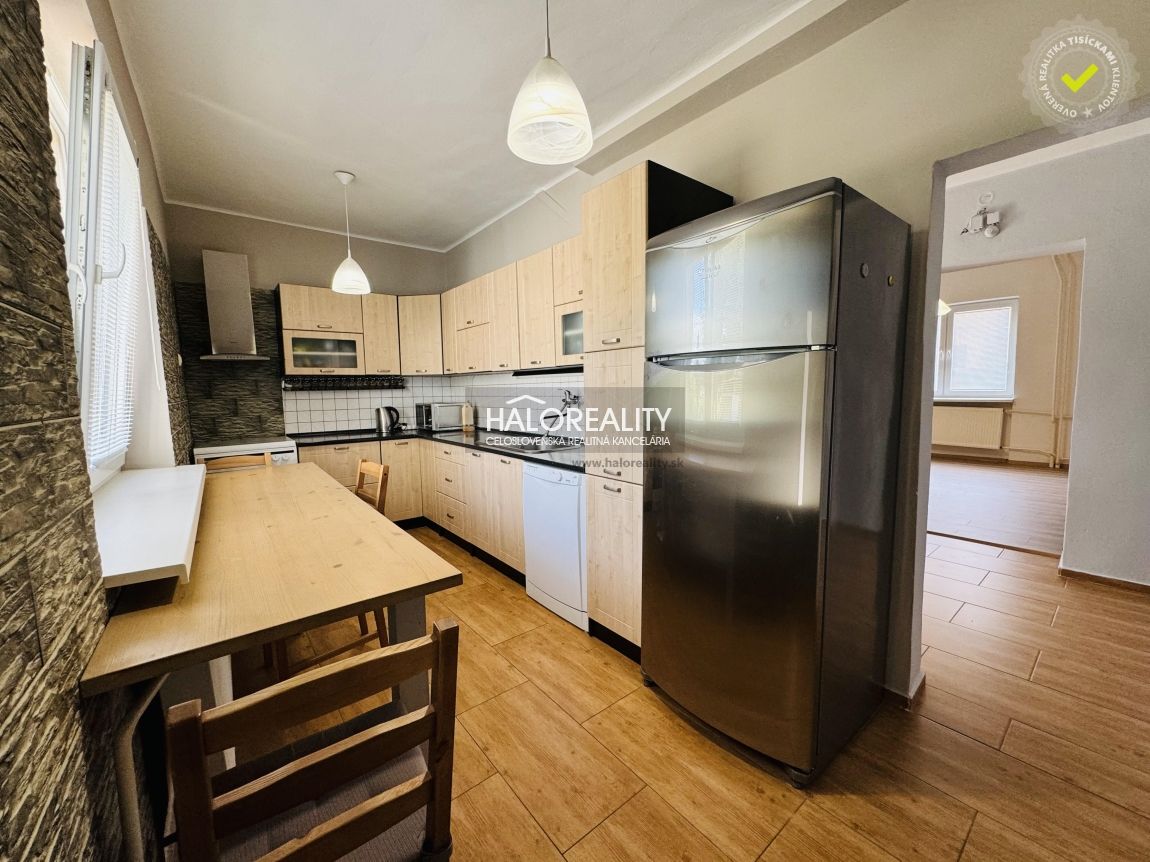 HALO reality - Predaj, rodinný dom Nové Zámky, šesťizbový, r