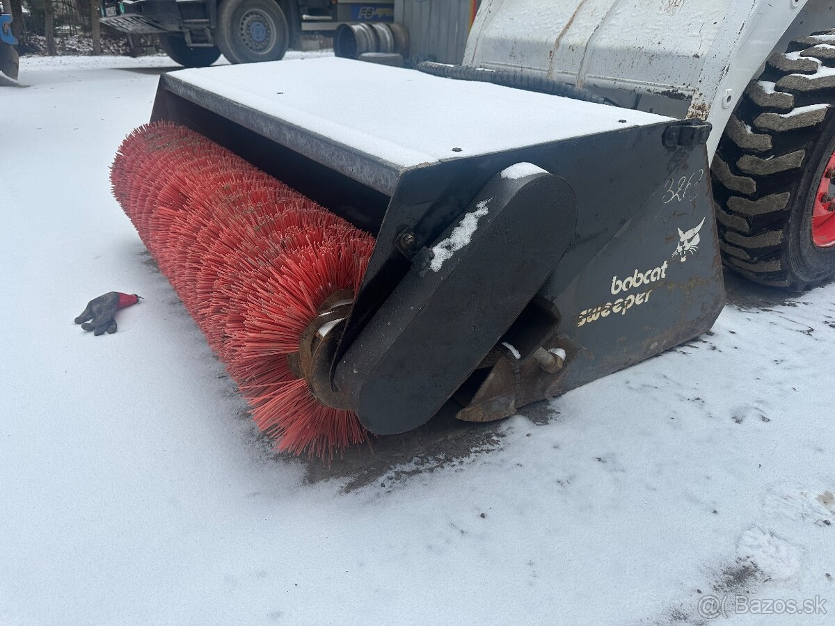 Zametacia metla-kefa Bobcat sweeper 72