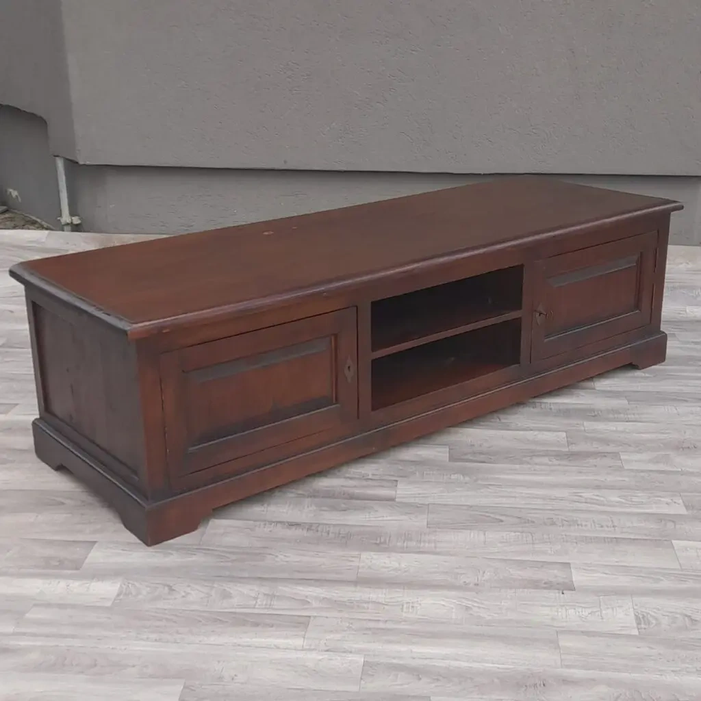 Komoda , botník , Tv stolík.