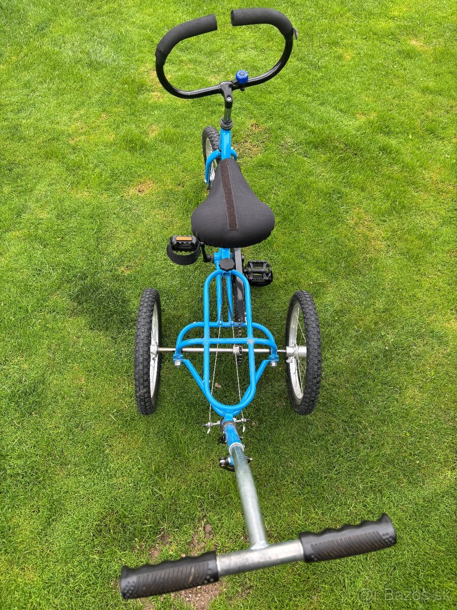 Detská trojkolka s riadenim