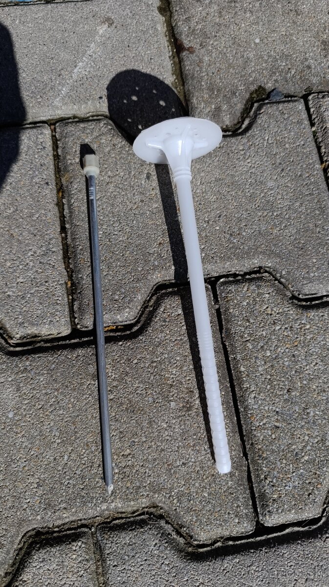 Kotvy do polystyrénu s oceľovým tŕňom