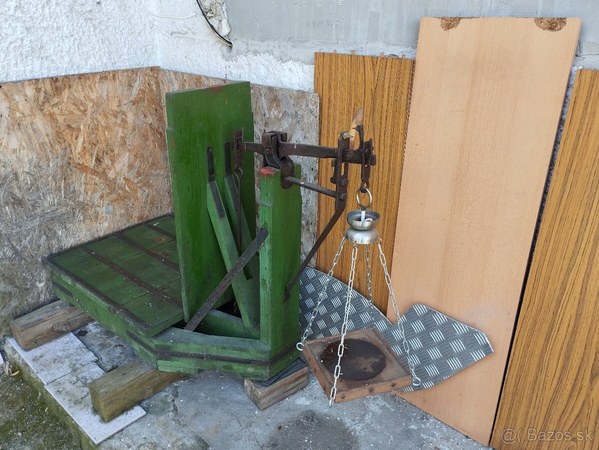 Stará váha na obilie