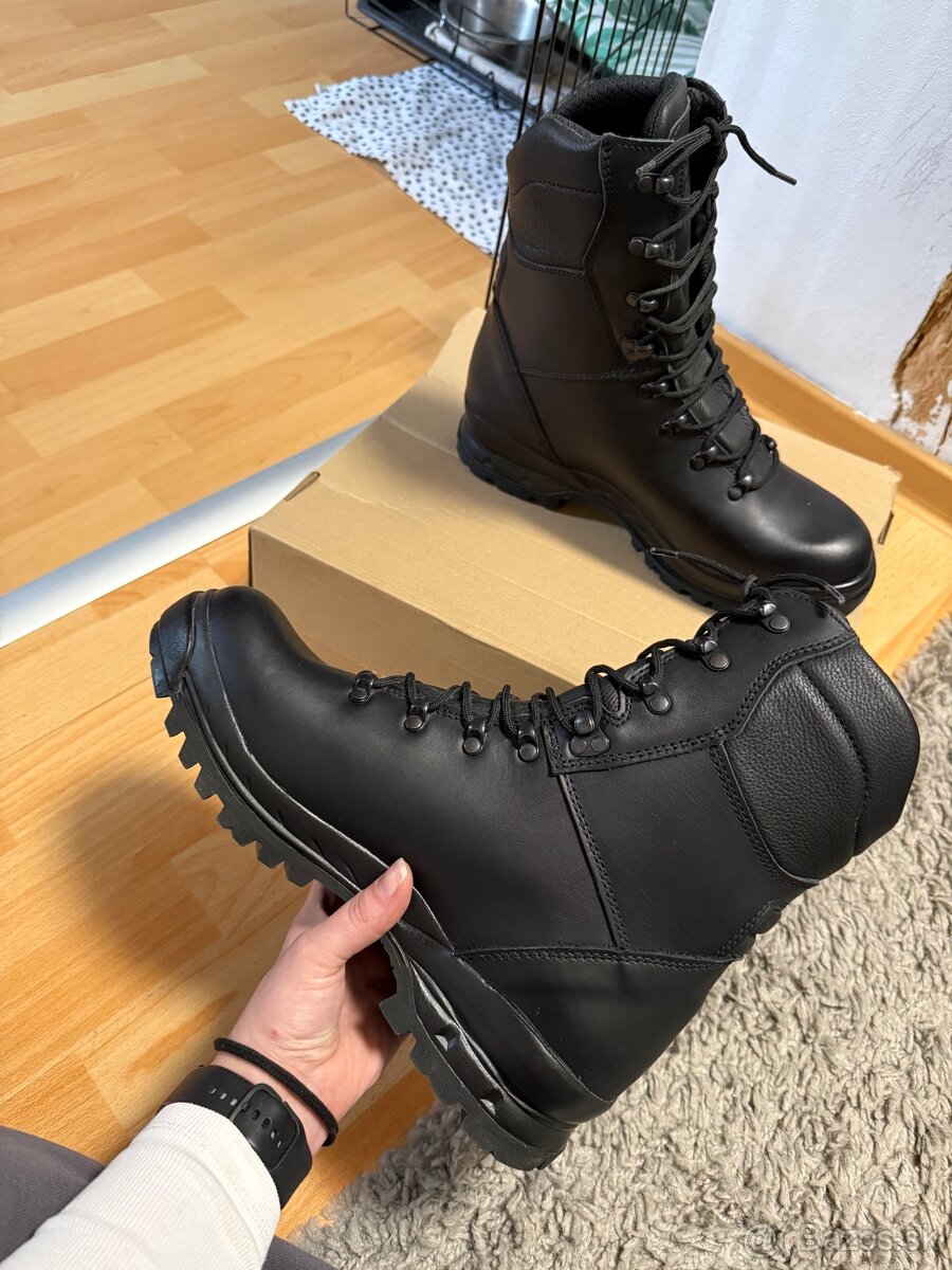 Goretex Squad Black