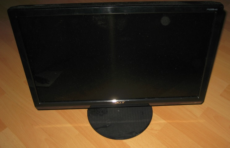 Acer P195HQ