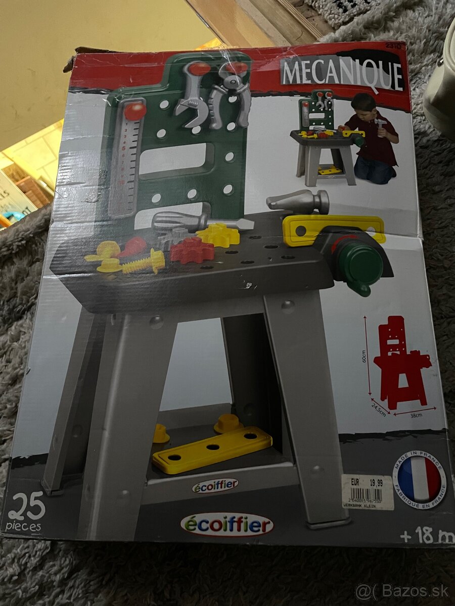 Detský stol s náradím