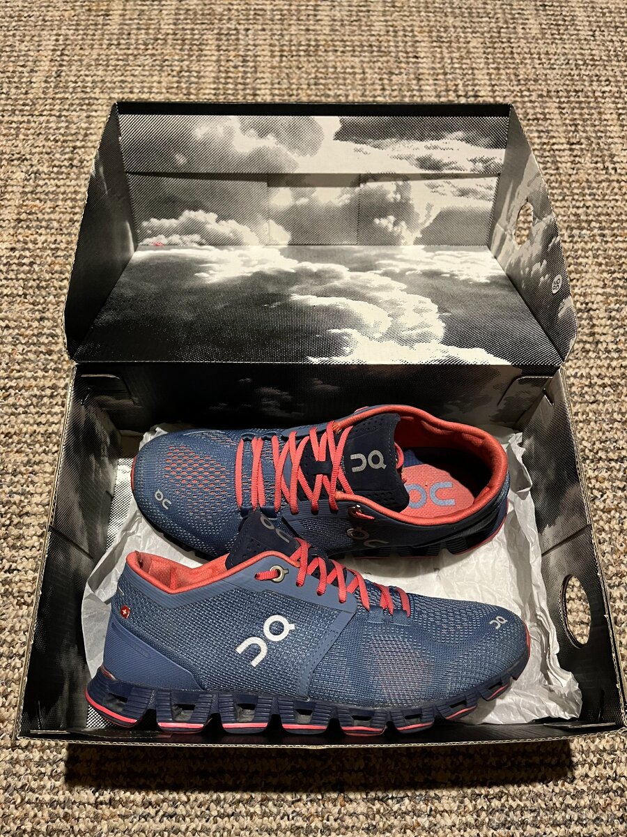 On Running Cloud X, velikost 38