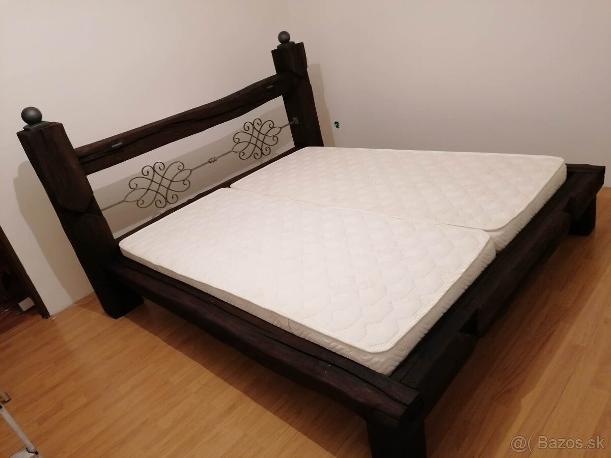 Manželská posteľ z masívu