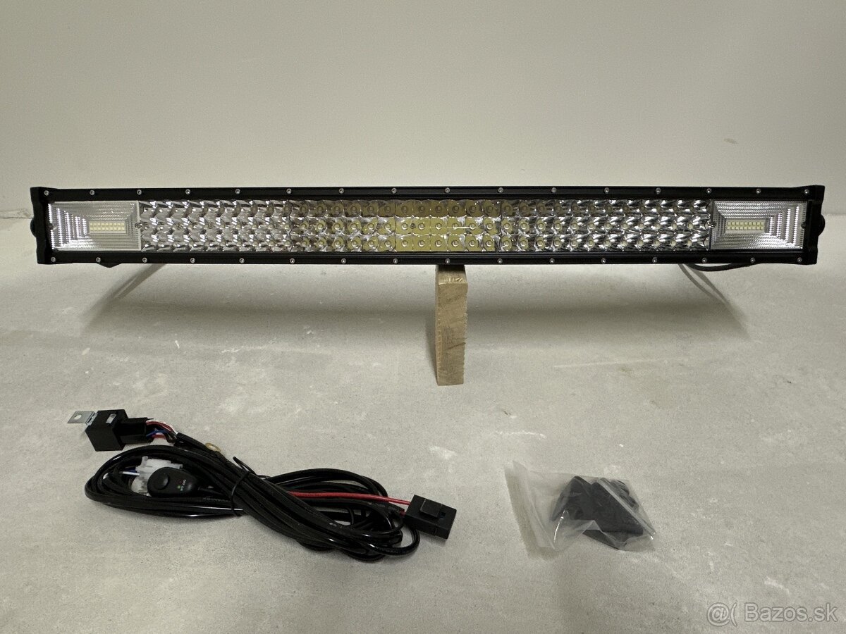 LED výkonná svetelná rampa - 80CM + držiak + kabeláž.