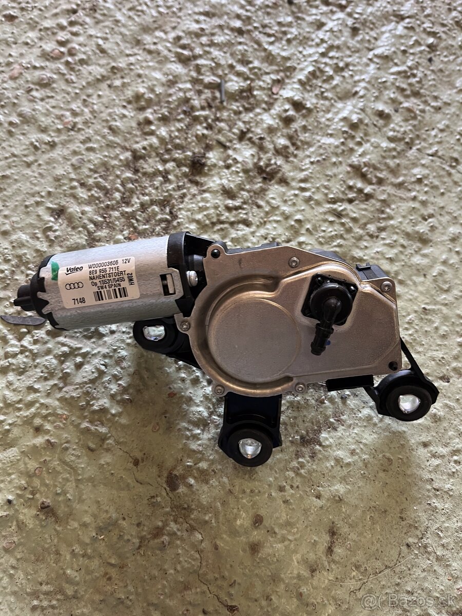 Motor zadných stieračov Audi Q7, rok 2009