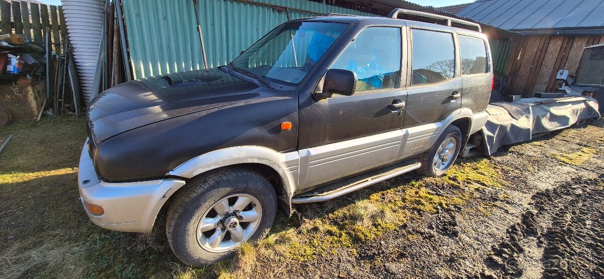 Na nahradne diely Nissan Terrano 2.7 TDI 92kw 4x4 klíma